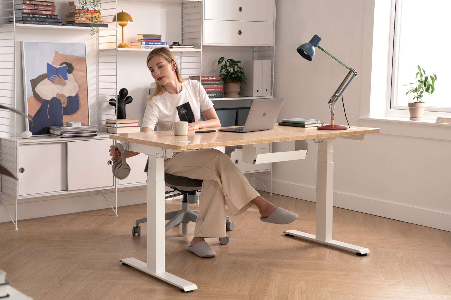 höhenverstellbarer schreibtisch holz